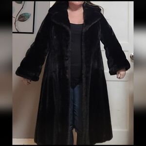 Lykafur Priscilla Modes Faux Fur Luxury Coat M/L